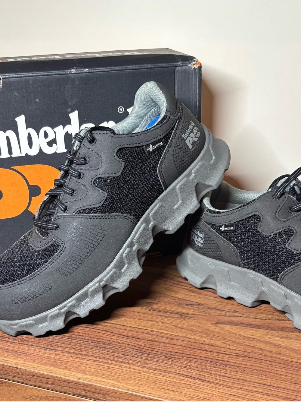 Timberland PRO Powertrain ESD Alloy Toe Work Shoes Men 9.5 Wide TB092649 NIB